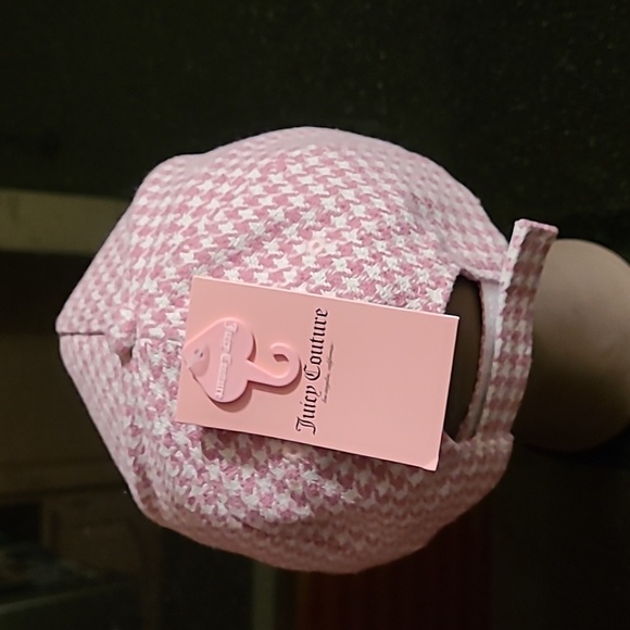 Juicy Couture Houndstooth Cap - Picture 5 of 9